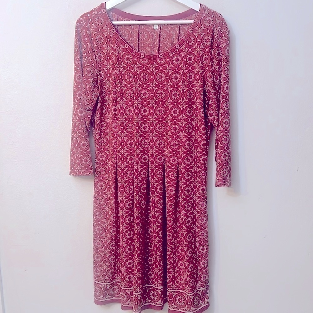 Max studio size L red dress floral print  pleated fit and flare 3/4 sleeves